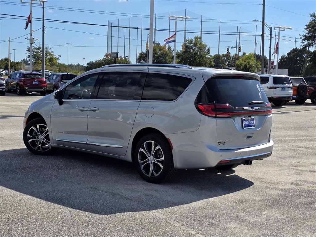 New 2026 Chrysler Pacifica PINNACLE AWD Passenger Van