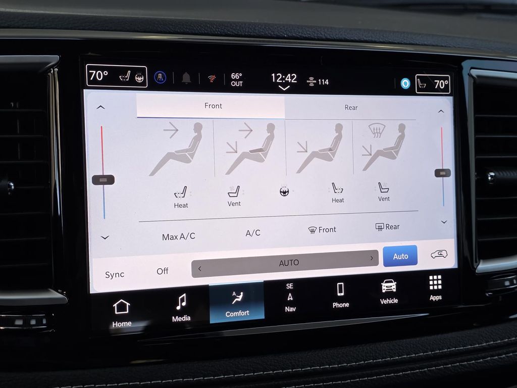 2026 Chrysler Pacifica Limited - Photo 27