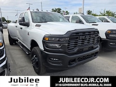 2026 Ram 3500 TRADESMAN CREW CAB 4X4 8' BOX Pickup