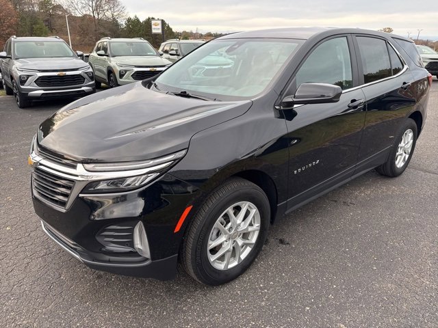 2023 Chevrolet Equinox LT photo 2