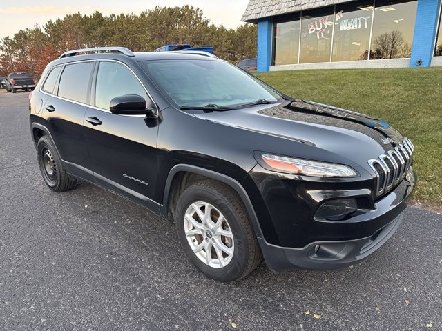 2016 Jeep Cherokee Latitude photo 2