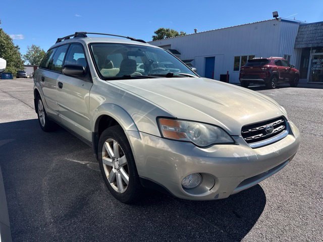 Used 2007 Subaru Outback  with VIN 4S4BP61C777323040 for sale in Manistee, MI