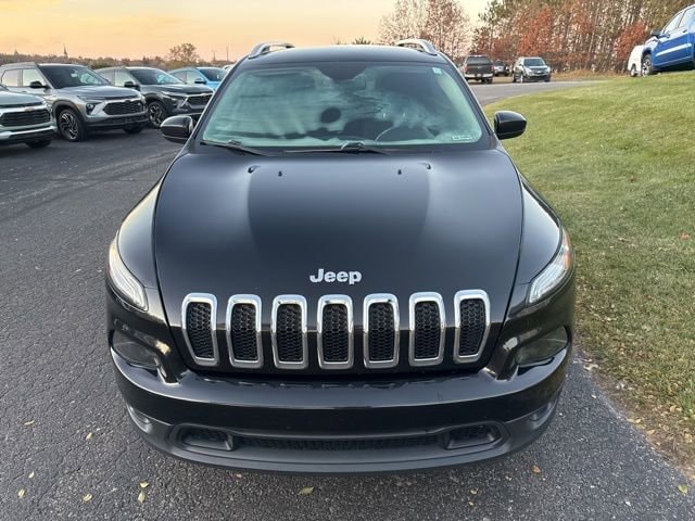 Used 2016 Jeep Cherokee Latitude with VIN 1C4PJMCS4GW260893 for sale in Manistee, MI