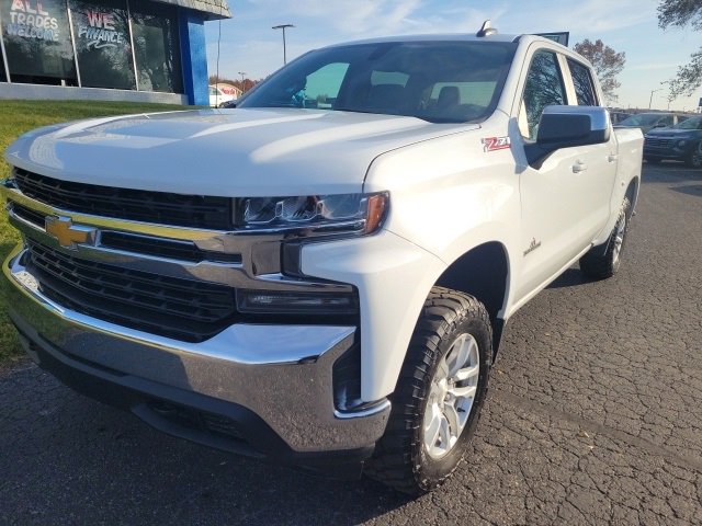 2019 Chevrolet Silverado 1500 LT photo 2