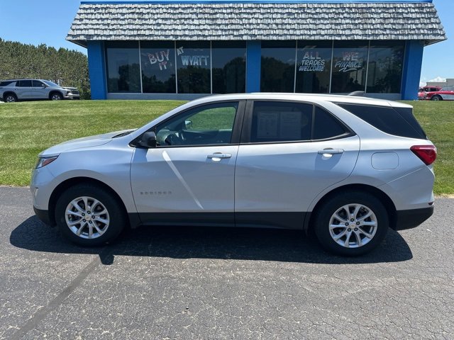 2020 Chevrolet Equinox LS photo 3