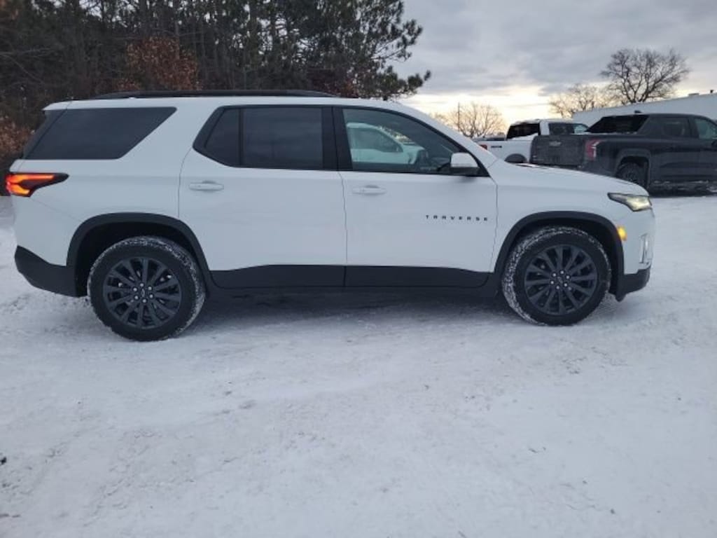 Used 2023 Chevrolet Traverse RS SUV