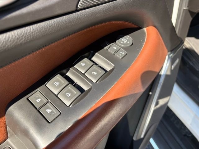 2017 Cadillac Escalade Premium Luxury - Photo 16