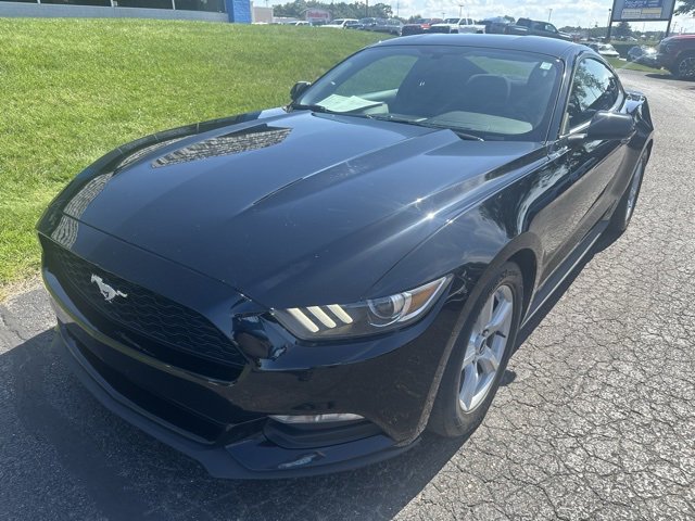 2017 Ford Mustang V6 photo 2