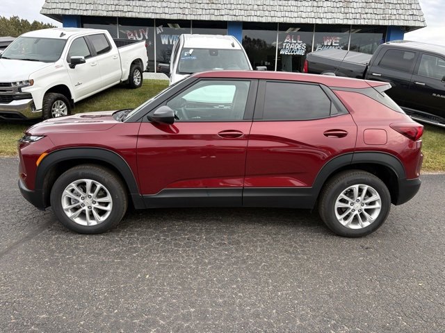 2025 Chevrolet Trailblazer LS photo 4