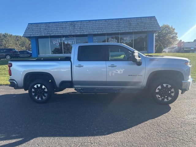 2020 Chevrolet Silverado 2500HD LT photo 4