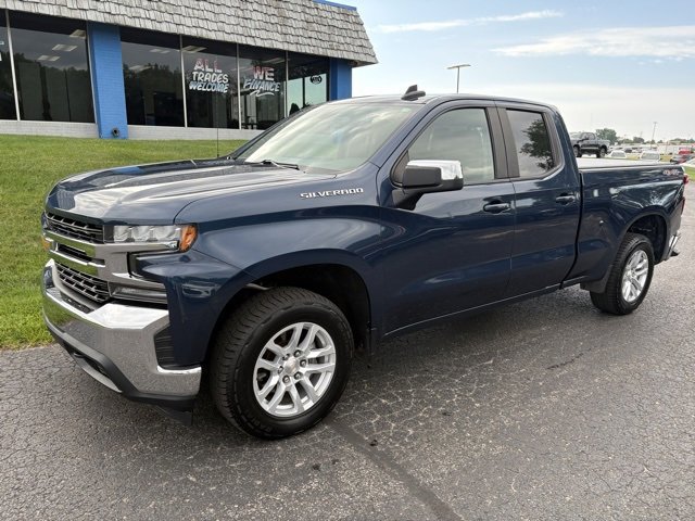 2019 Chevrolet Silverado 1500 LT photo 2