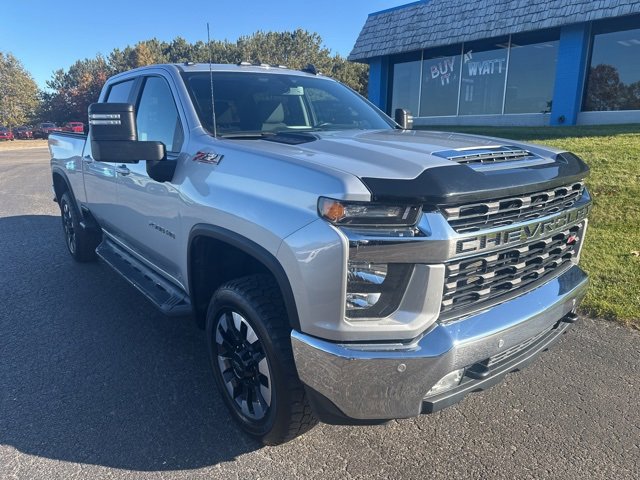 2020 Chevrolet Silverado 2500HD LT photo 3
