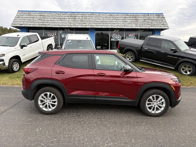 2025 Chevrolet Trailblazer LS photo 3