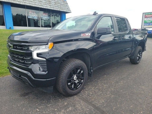 Used 2022 Chevrolet Silverado 1500 RST with VIN 3GCUDEED9NG569902 for sale in Manistee, MI