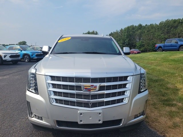 2019 Cadillac Escalade Luxury photo 2