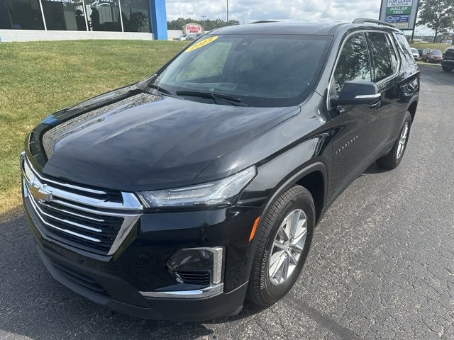 2023 Chevrolet Traverse Cloth photo 2