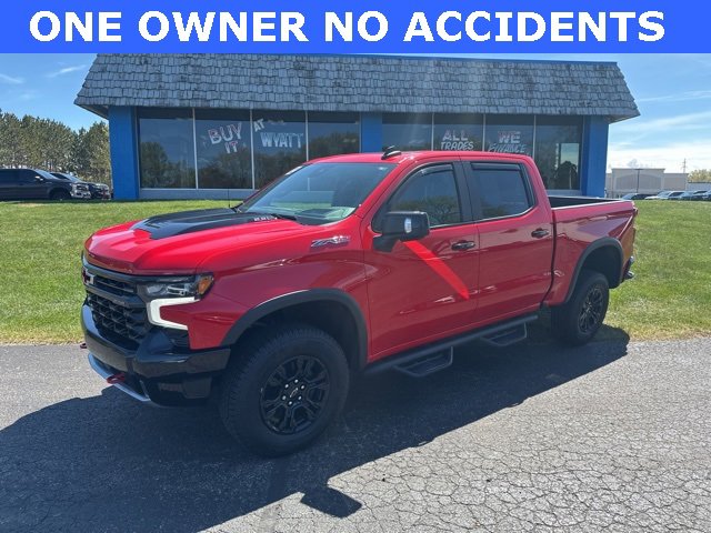 Used 2022 Chevrolet Silverado 1500 ZR2 with VIN 3GCUDHEL4NG671763 for sale in Manistee, MI