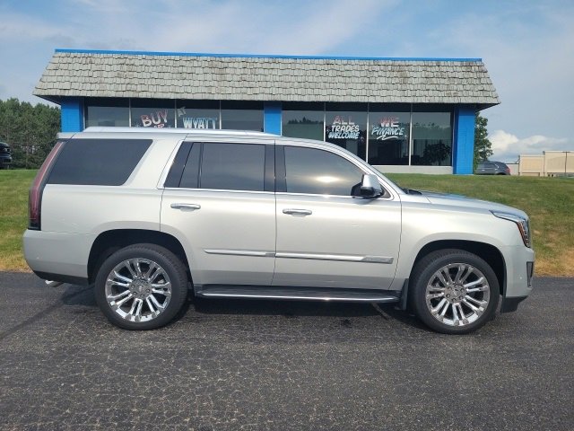 2019 Cadillac Escalade Luxury photo 3