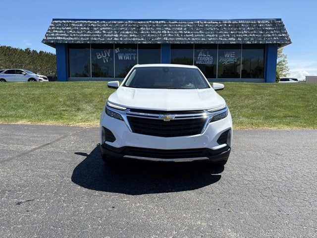 Used 2022 Chevrolet Equinox LT with VIN 3GNAXUEV8NL273863 for sale in Manistee, MI