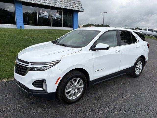 2023 Chevrolet Equinox LT photo 2