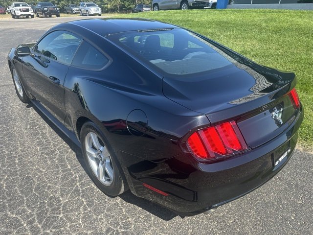 2017 Ford Mustang V6 photo 4