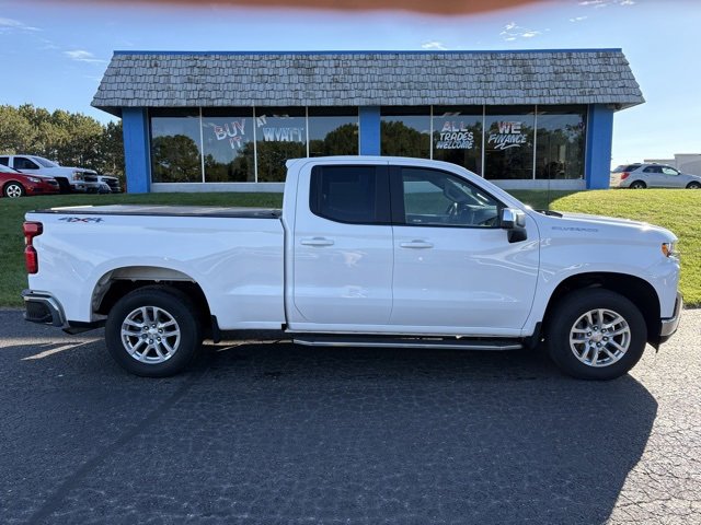 2021 Chevrolet Silverado 1500 LT photo 3