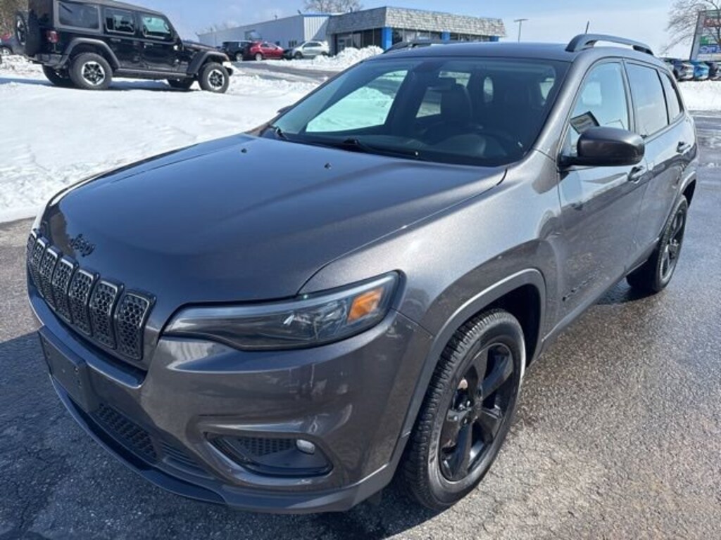 Used 2020 Jeep Cherokee Altitude 4x4 SUV