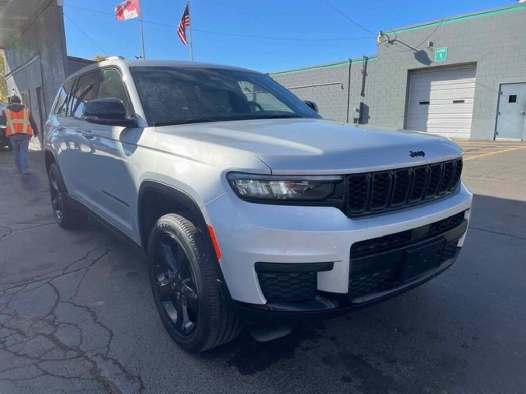 Used 2022 Jeep Grand Cherokee L Laredo