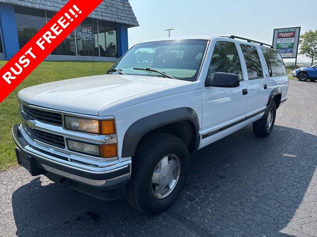 Used 1999 Chevrolet Suburban Base with VIN 3GNFK16R6XG238142 for sale in Manistee, MI