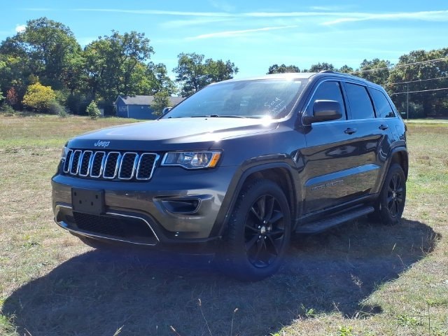 Used 2019 Jeep Grand Cherokee Laredo with VIN 1C4RJFAG3KC647173 for sale in Whitehall, MI