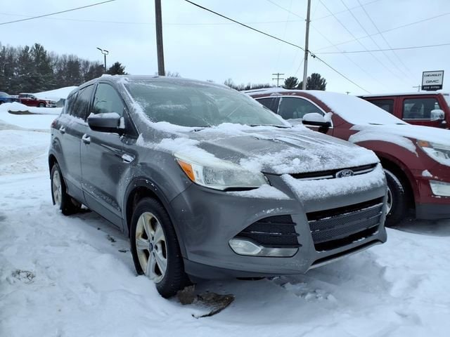 Used 2013 Ford Escape SE with VIN 1FMCU9G90DUB56785 for sale in Whitehall, MI