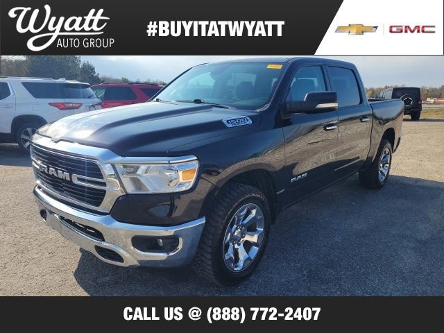 2020 RAM 1500 Big Horn/Lone Star 4x4 Crew Cab 5'7's photo
