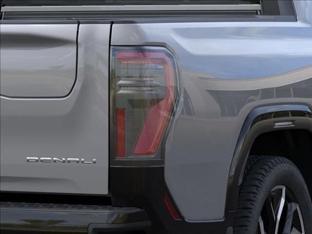 2025 GMC Sierra EV Denali - Photo 13