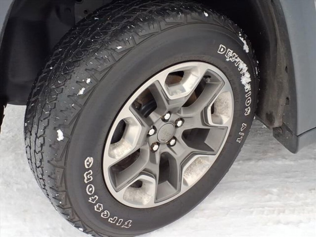 Used 2019 Jeep Cherokee Trailhawk