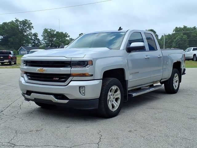 Used 2016 Chevrolet Silverado 1500 LT with VIN 1GCVKREC5GZ142597 for sale in Whitehall, MI