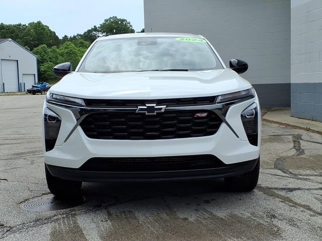 Used 2024 Chevrolet Trax RS with VIN KL77LGE2XRC020760 for sale in Whitehall, MI