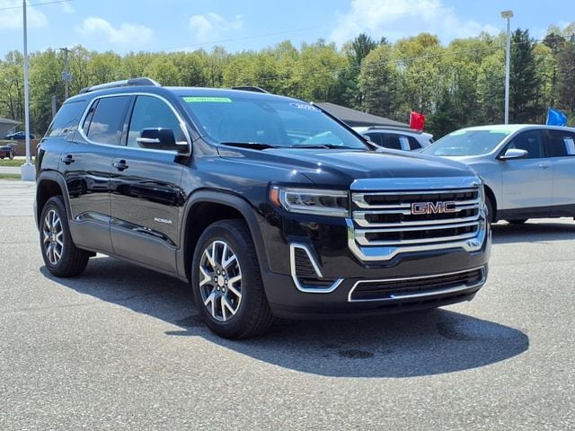 2022 GMC Acadia SLE's photo