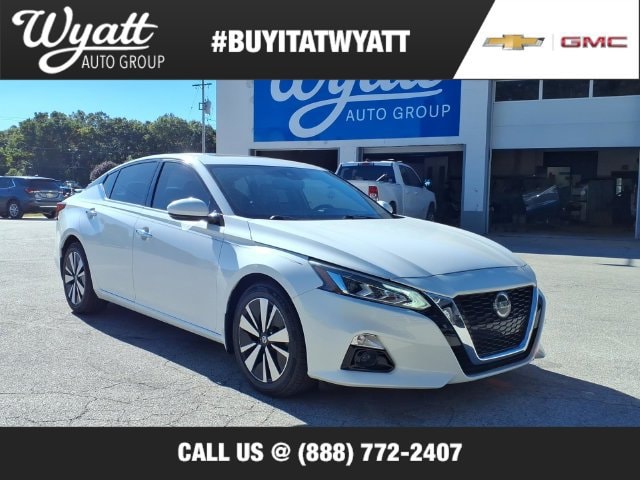 Used 2019 Nissan Altima SV with VIN 1N4BL4DV6KN307293 for sale in Whitehall, MI