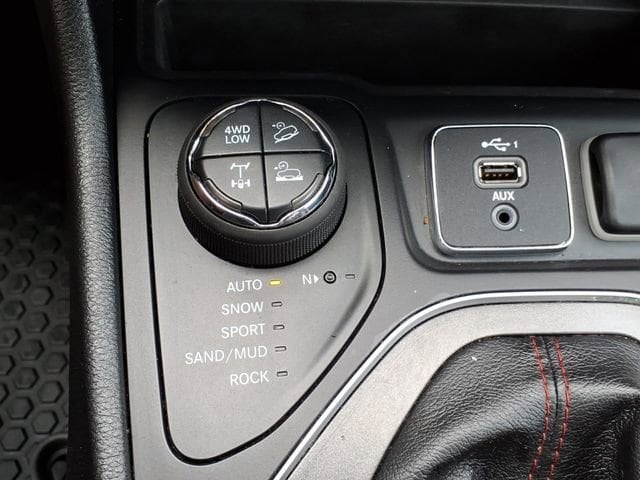 2019 Jeep Cherokee Trailhawk - Photo 21