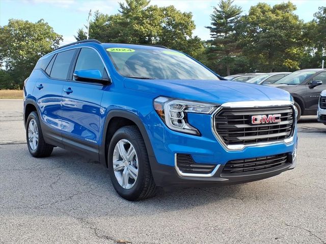 2024 GMC Terrain SLE's photo