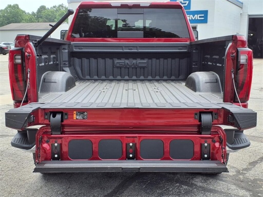 New 2025 GMC Sierra 2500 HD SLT Truck Crew Cab