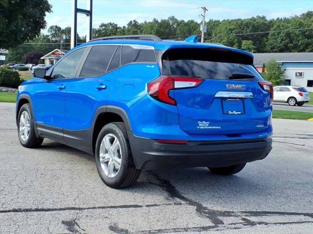 Used 2024 GMC Terrain SLE SUV