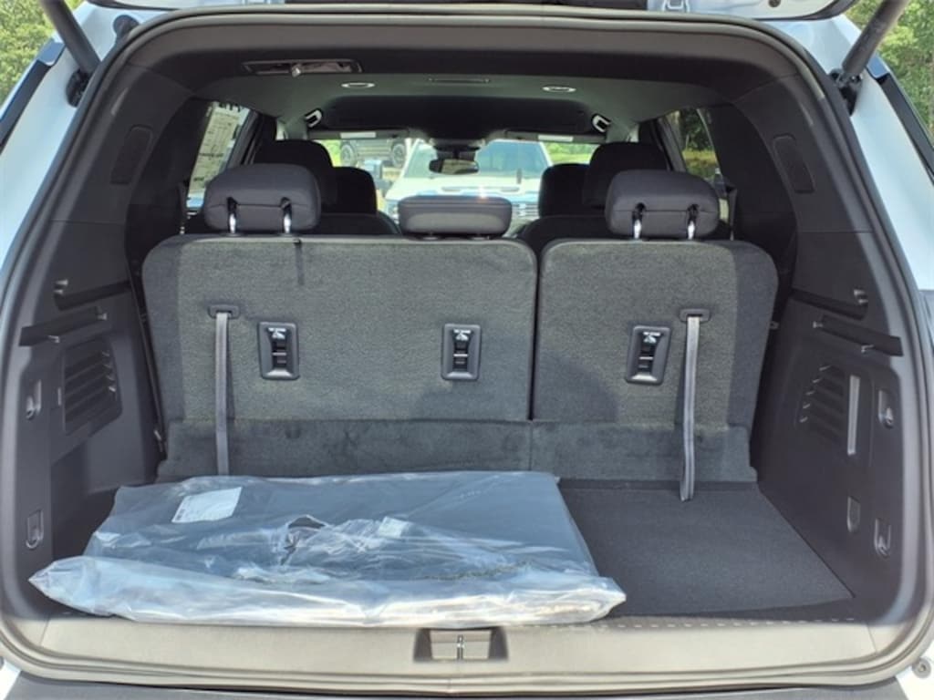 New 2026 Chevrolet Traverse LT SUV