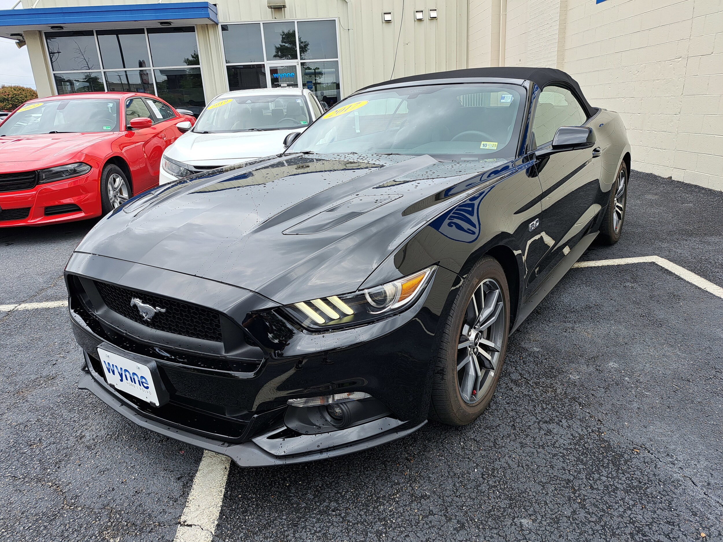2017 Ford Mustang GT Premium Convertible photo 3