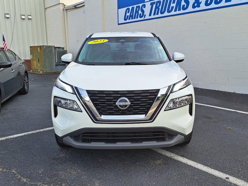 Used 2023 Nissan Rogue SV FWD SV