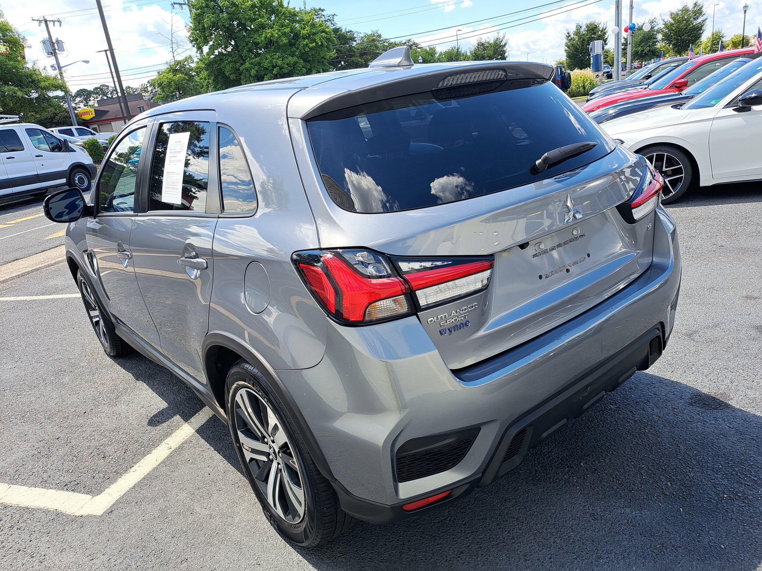 2024 Mitsubishi Outlander Sport SE photo 3