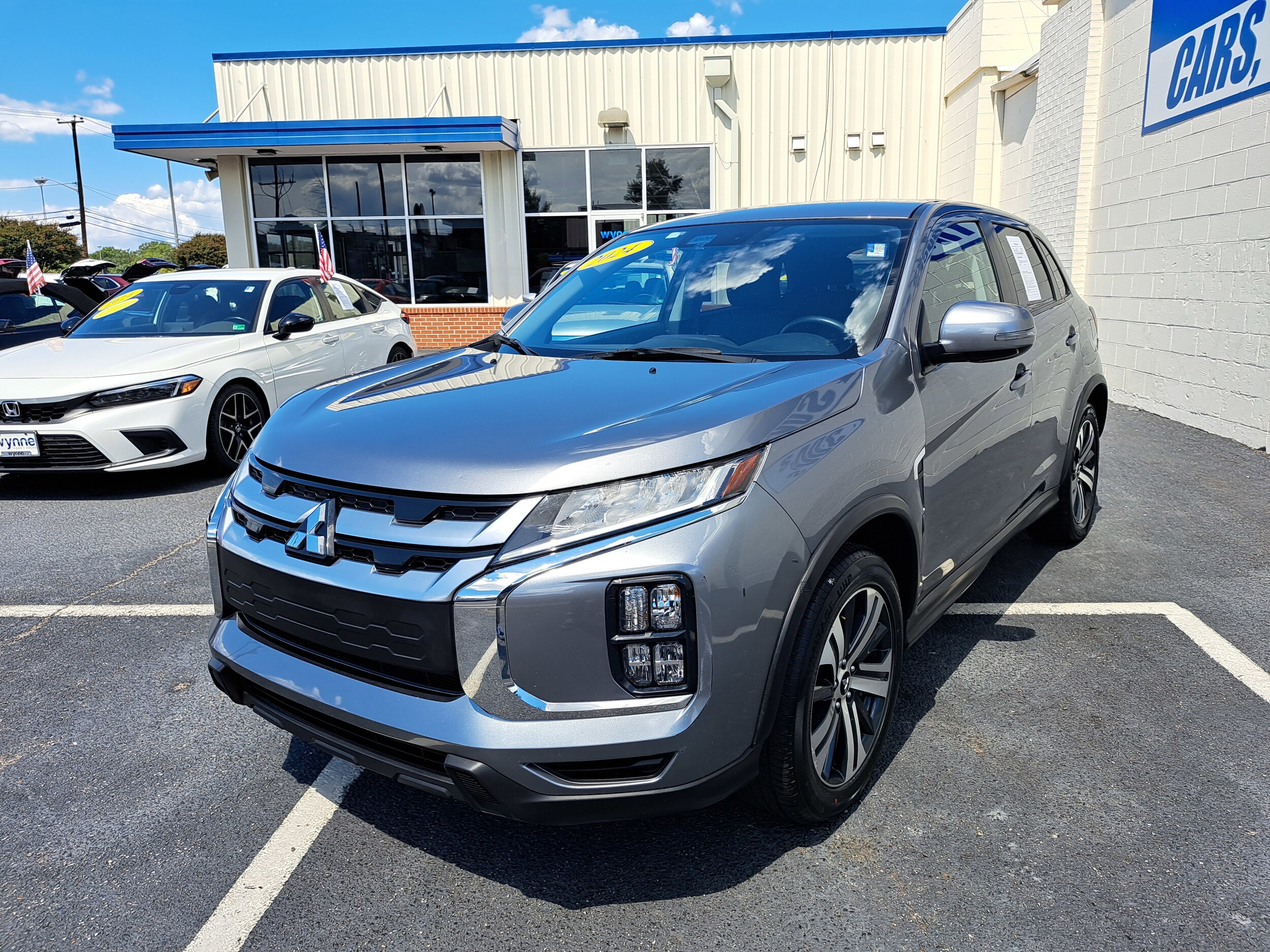 2024 Mitsubishi Outlander Sport SE photo 2