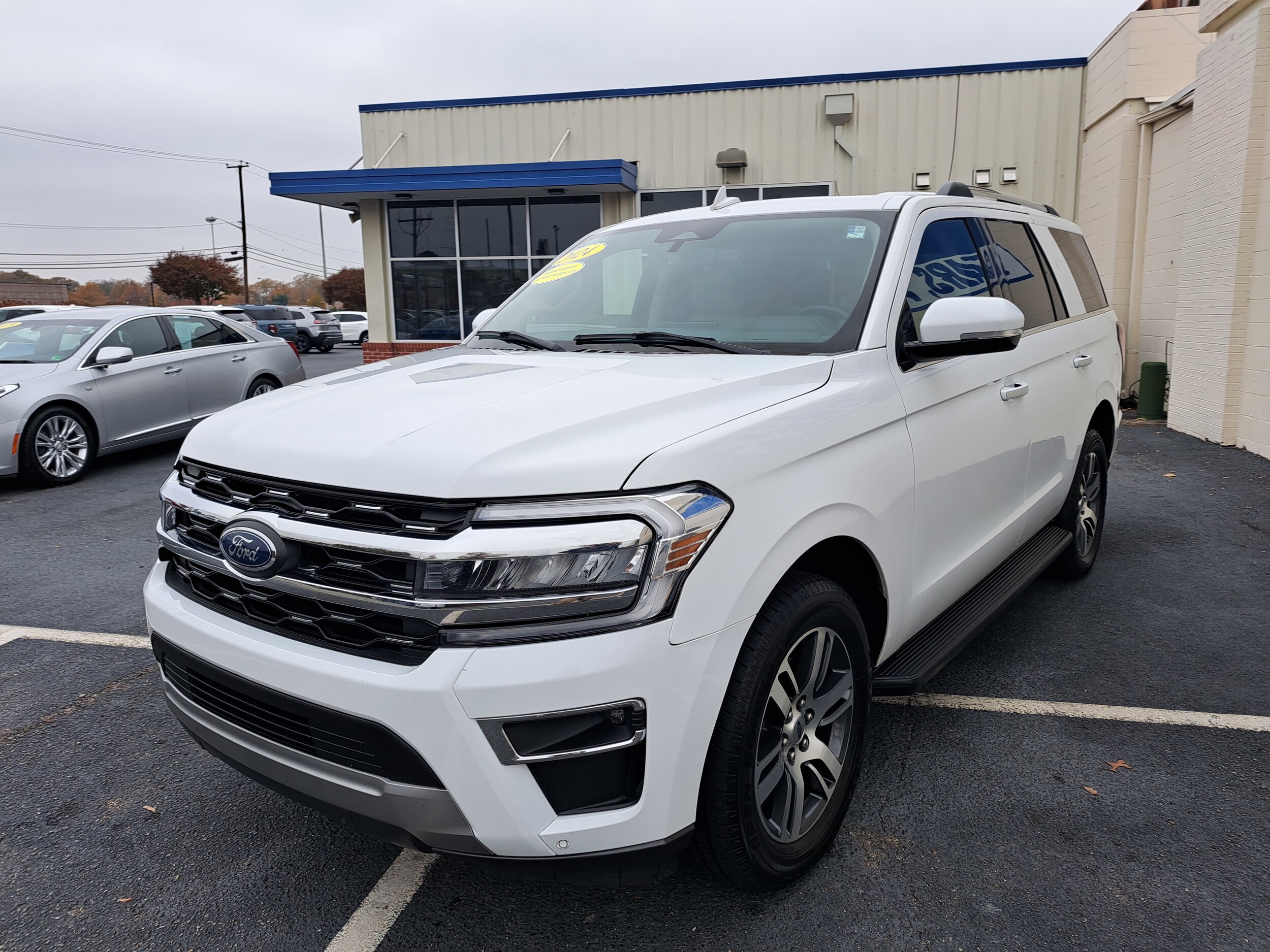 2024 Ford Expedition Limited photo 3