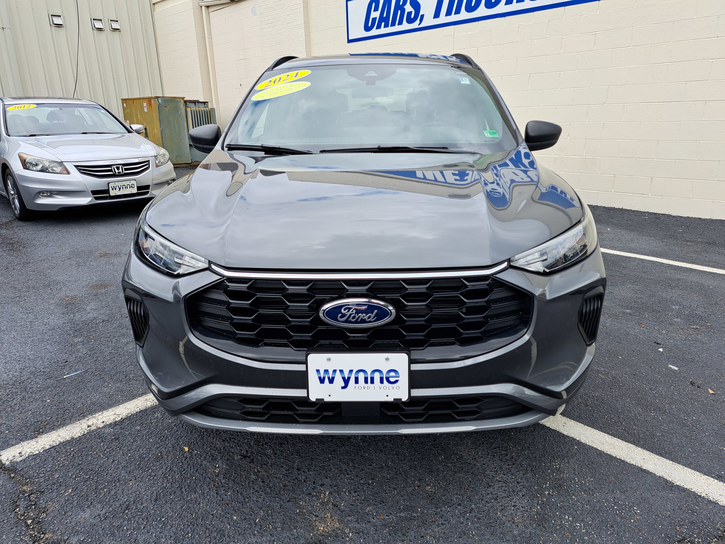 2024 Ford Escape ST-Line photo 2