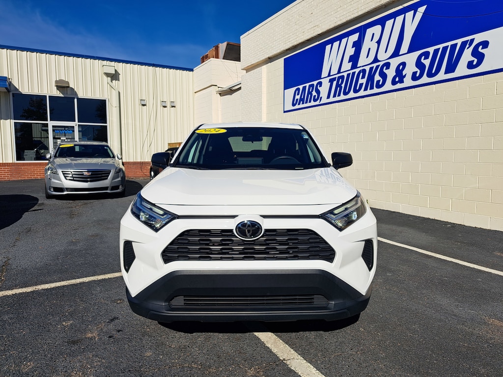 Used 2024 Toyota RAV4 LE LE FWD